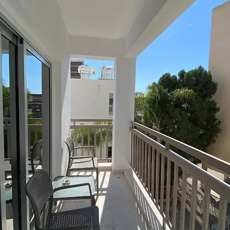 Apartment T&l Agiaos Tychonas